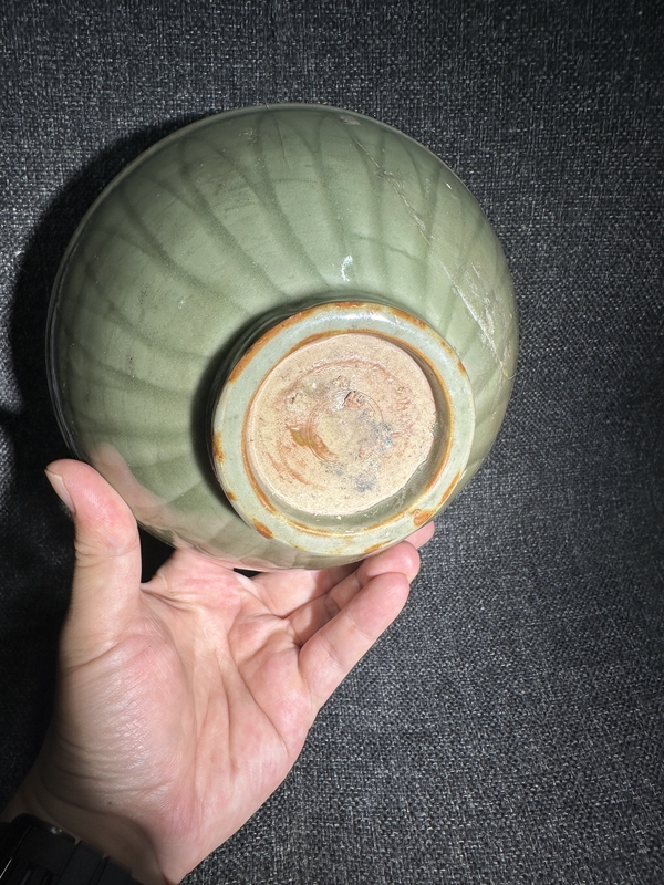 古玩陶瓷宋末元初精品龍泉青瓷刻花賞碗拍賣，當前價格1980元