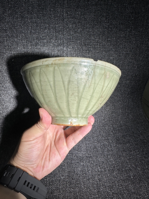 古玩陶瓷宋末元初精品龍泉青瓷刻花賞碗拍賣，當前價格1980元