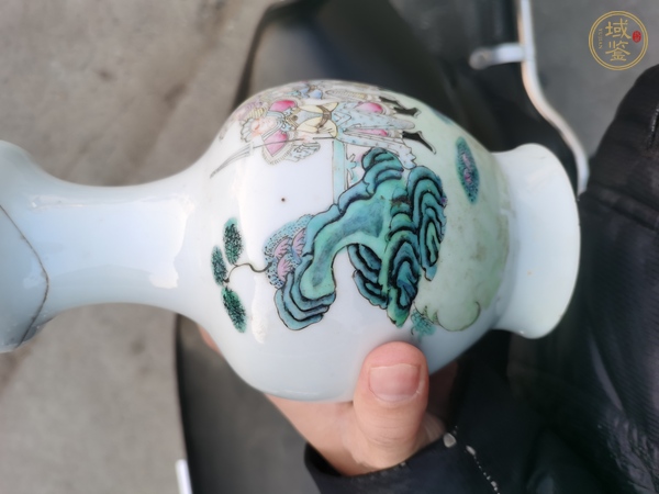 古玩陶瓷刀馬人粉彩瓶真品鑒賞圖