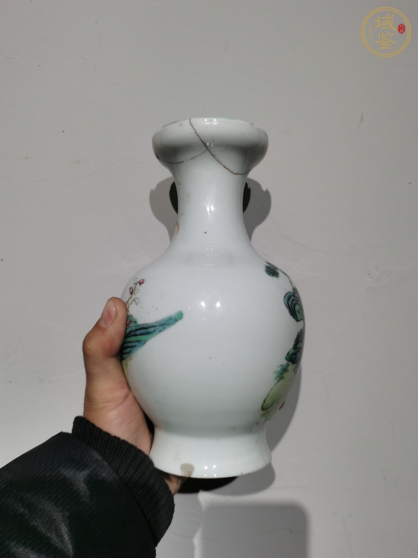 古玩陶瓷刀馬人粉彩瓶真品鑒賞圖
