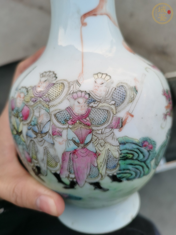 古玩陶瓷刀馬人粉彩瓶真品鑒賞圖