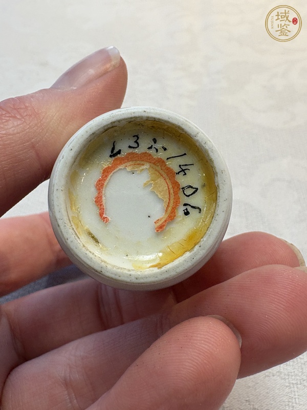 古玩陶瓷清晚期 青花水滸傳鼻煙壺真品鑒賞圖