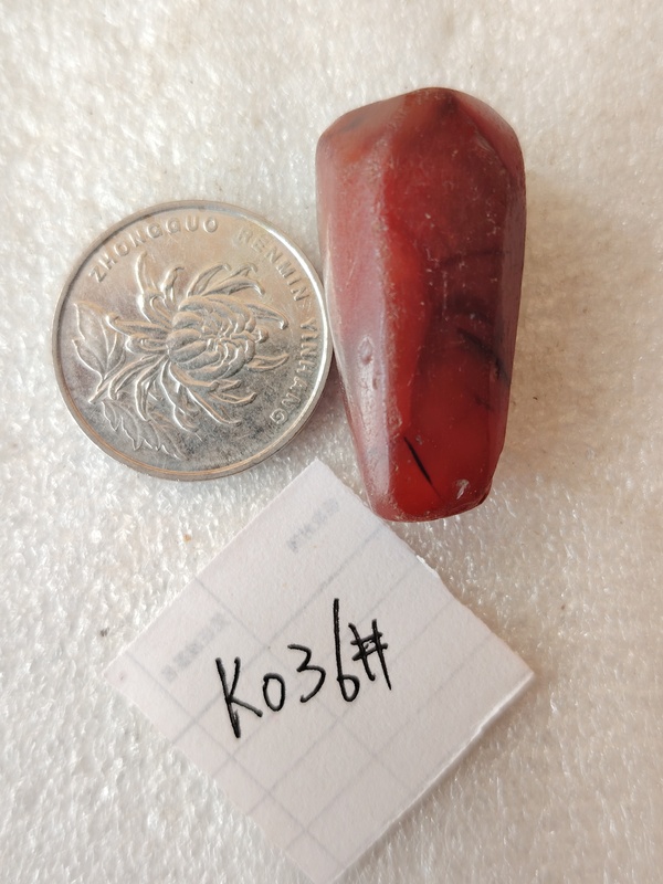 古玩轉(zhuǎn)賣天然紅瑪瑙多棱珠吊墜拍賣，當(dāng)前價格268元