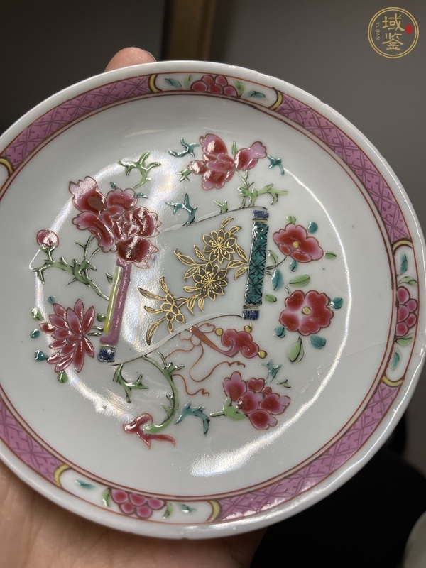 古玩陶瓷粉彩盤真品鑒賞圖