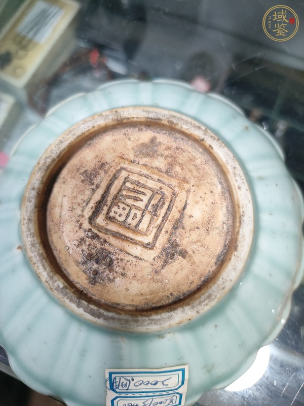 古玩陶瓷青釉花口盤真品鑒賞圖