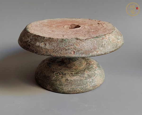 古玩陶瓷綠釉油燈真品鑒賞圖