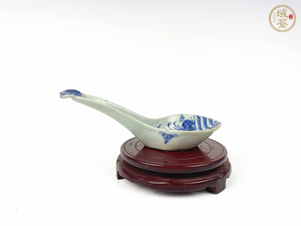 古玩陶瓷清中期·青花松石紋如意獸頭大勺真品鑒賞圖