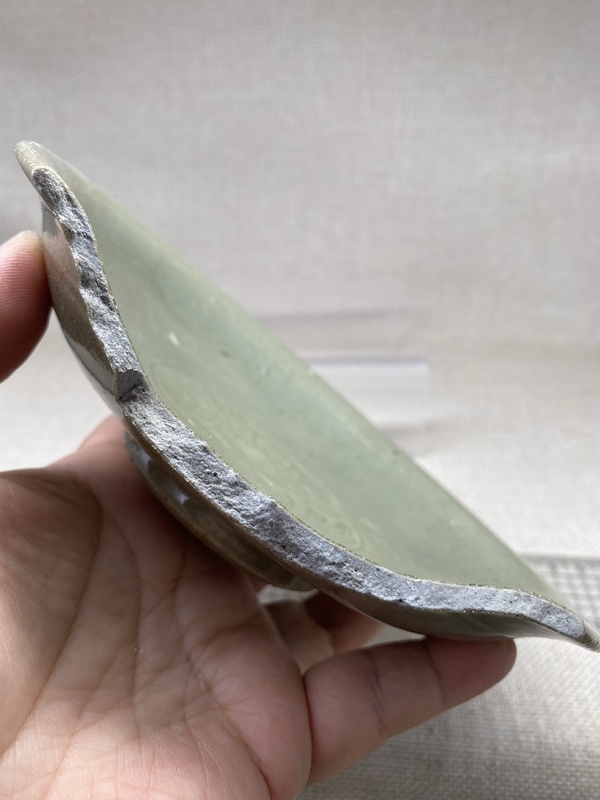 古玩陶瓷龍泉青瓷印花盤拍賣,當前價格0元