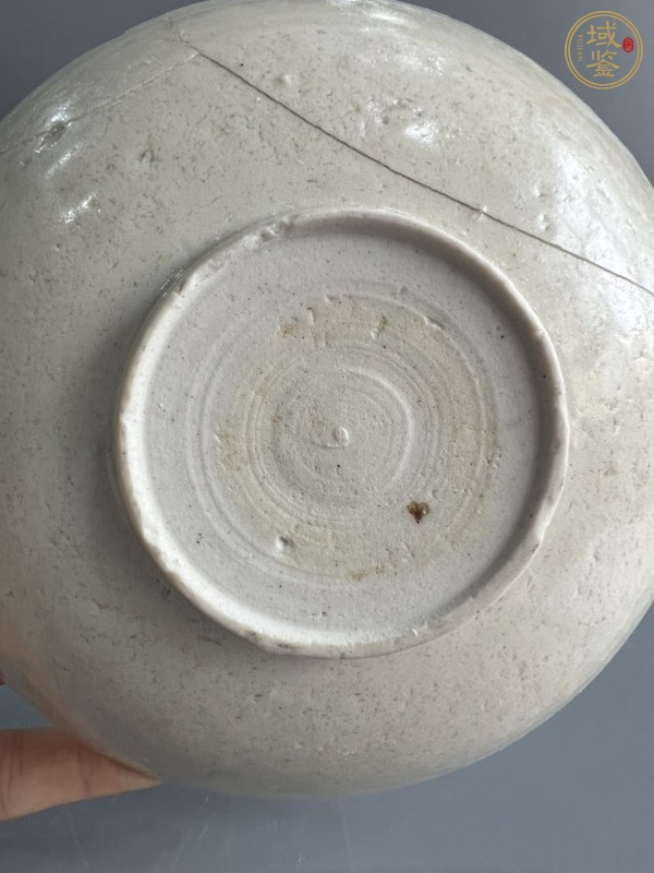 古玩陶瓷南定刻魚化龍葵口碗真品鑒賞圖