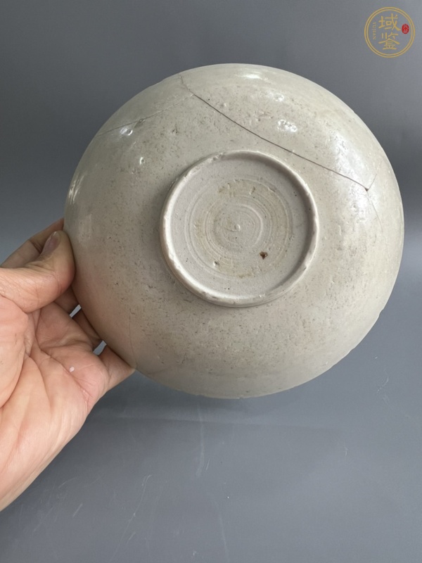古玩陶瓷南定刻魚化龍葵口碗真品鑒賞圖