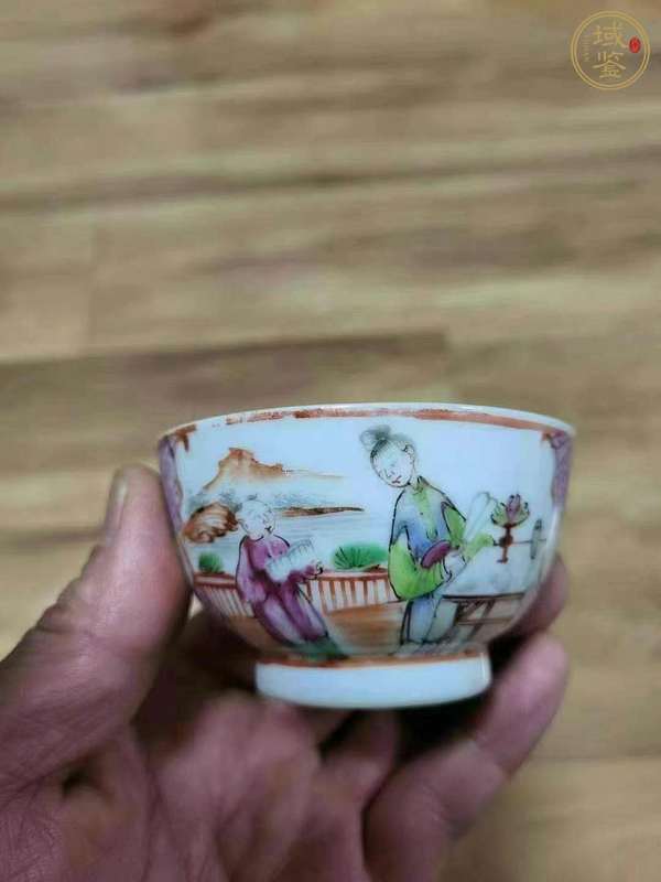 古玩陶瓷乾隆廣彩人物杯真品鑒賞圖