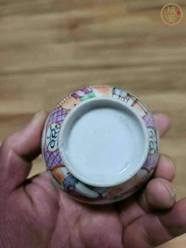 古玩陶瓷乾隆廣彩人物杯真品鑒賞圖