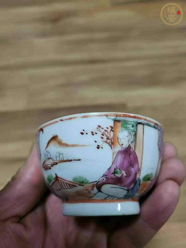 古玩陶瓷乾隆廣彩人物杯真品鑒賞圖