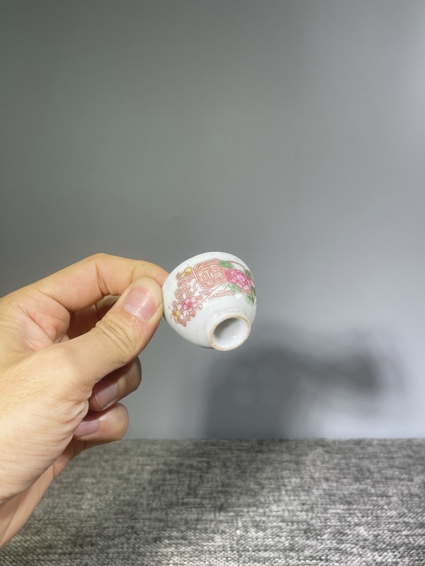 古玩轉賣民國.福字花卉茶杯拍賣,當前價格0元
