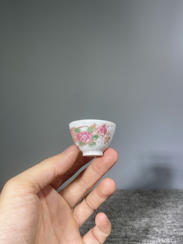 古玩陶瓷民國.福字花卉茶杯拍賣,當前價格0元