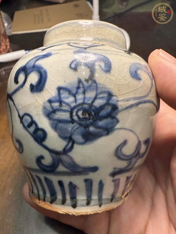 古玩陶瓷青花花卉紋蓋罐真品鑒賞圖