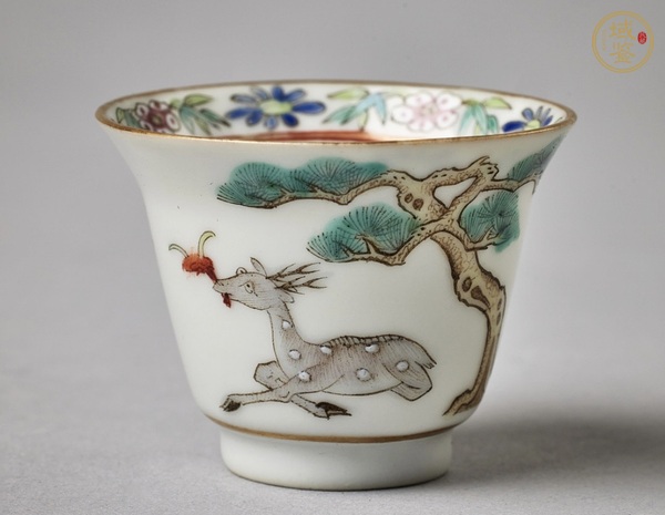 古玩陶瓷粉彩人物松鹿紋杯碟一套真品鑒賞圖
