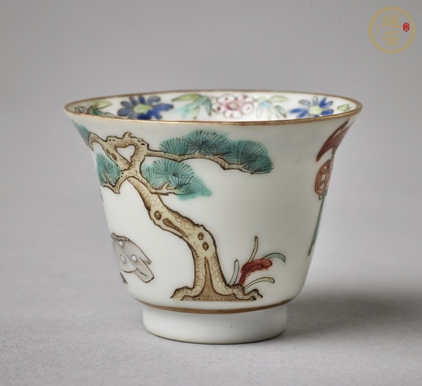 古玩陶瓷粉彩人物松鹿紋杯碟一套真品鑒賞圖