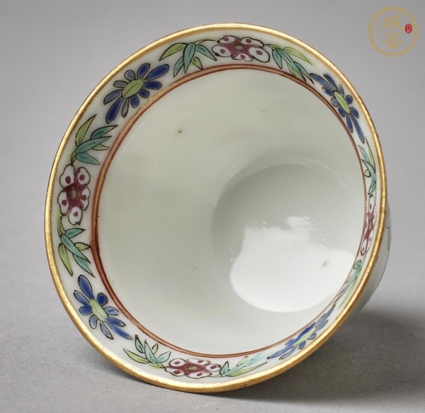 古玩陶瓷粉彩人物松鹿紋杯碟一套真品鑒賞圖