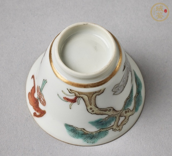 古玩陶瓷粉彩人物松鹿紋杯碟一套真品鑒賞圖
