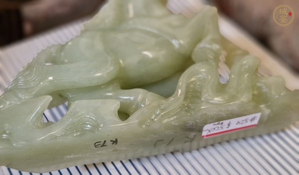 古玩玉器岫玉雕“奔馬”擺件真品鑒賞圖