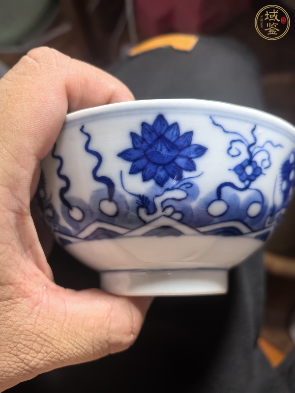 古玩陶瓷清晚·青花蓮池紋碗 真品鑒賞圖
