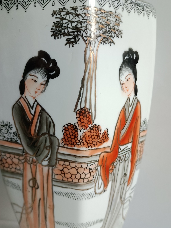 古玩陶瓷礬紅墨彩六方仕女人物紋瓶拍賣，當前價格980元