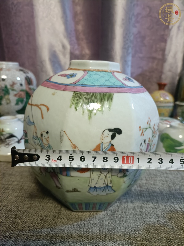 古玩陶瓷粉彩人物故事紋八方罐真品鑒賞圖
