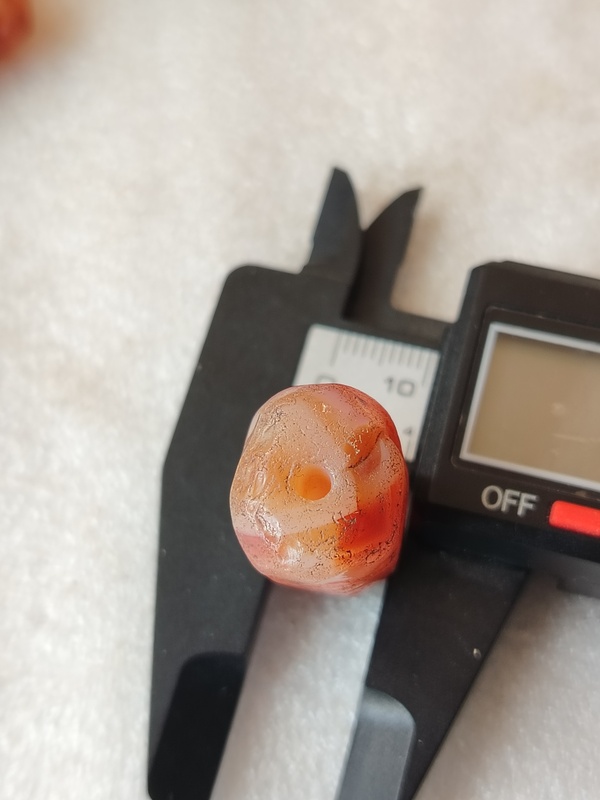 古玩玉器天然紅瑪瑙多棱珠吊墜拍賣，當前價格66元