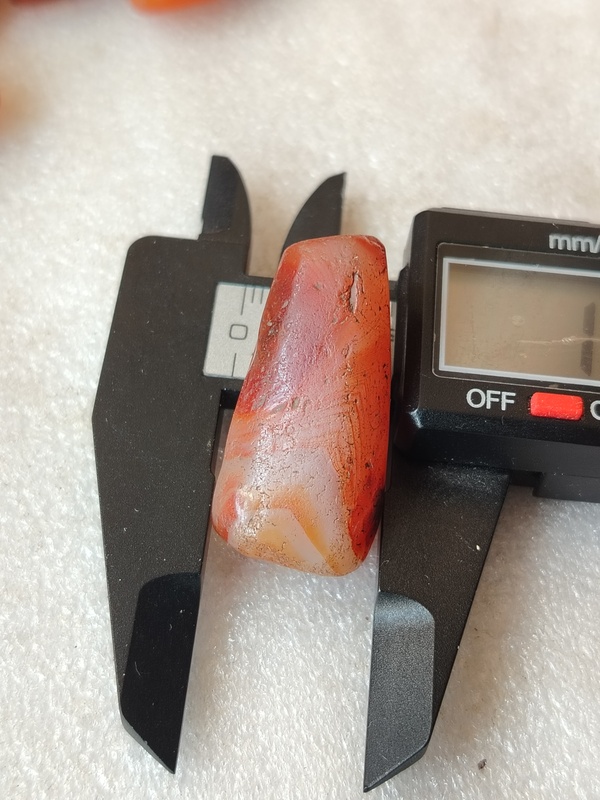 古玩玉器天然紅瑪瑙多棱珠吊墜拍賣，當前價格66元