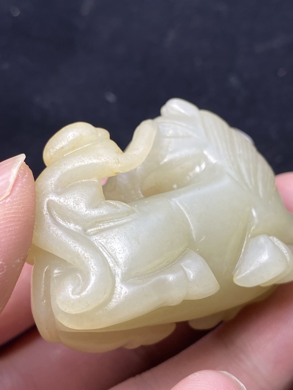 古玩玉器有年份的和田玉雕“馬上封侯”擺件拍賣(mài)，當(dāng)前價(jià)格3800元