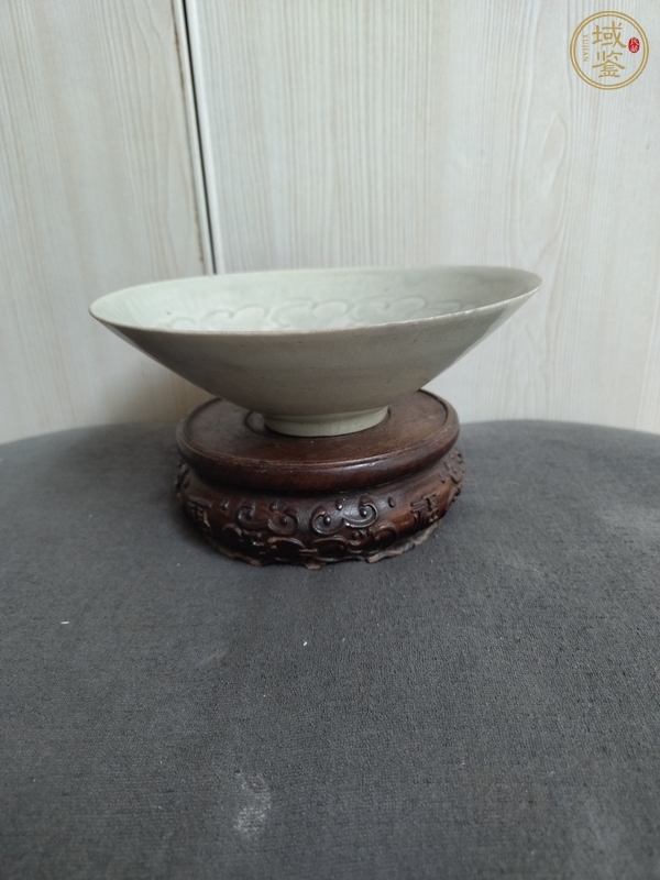 古玩陶瓷青白釉海水云花碗真品鑒賞圖