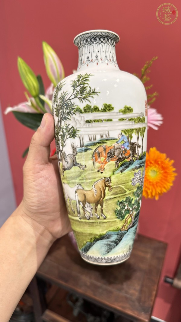 古玩陶瓷琺瑯彩風(fēng)格人物故事紋梅瓶真品鑒賞圖