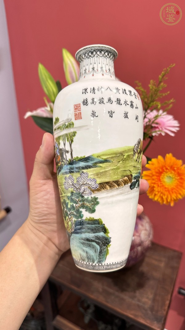 古玩陶瓷琺瑯彩風(fēng)格人物故事紋梅瓶真品鑒賞圖