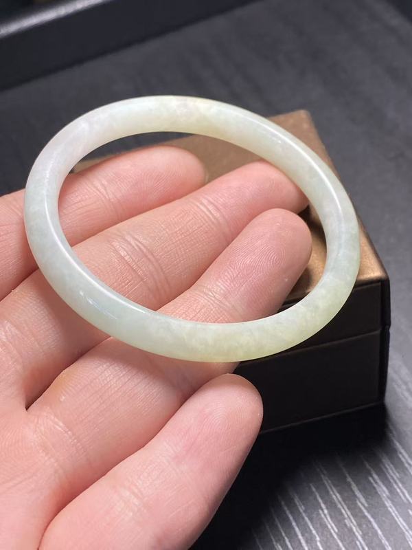 古玩玉器清代天然翡翠手鐲拍賣,當前價格4500元