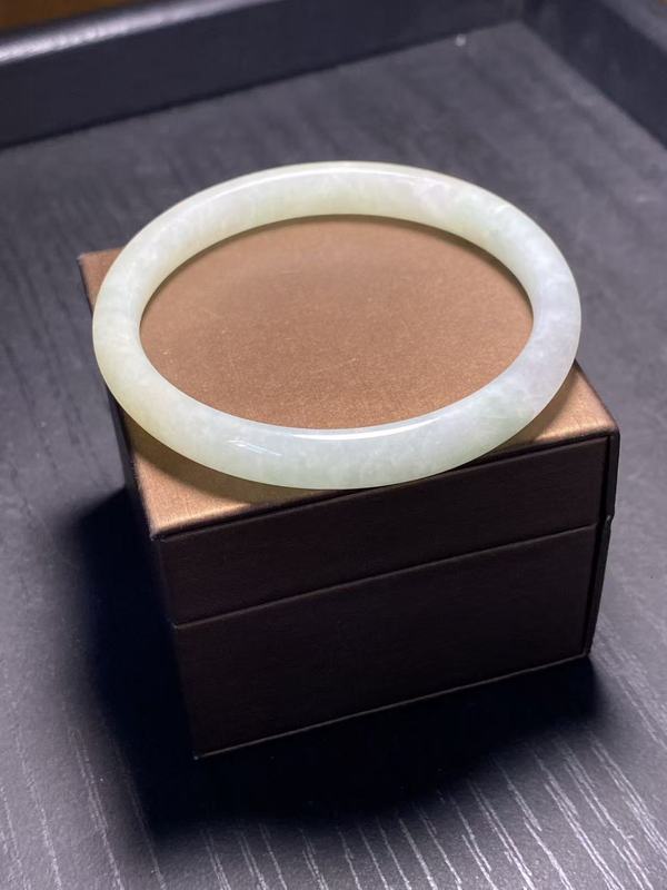 古玩玉器清代天然翡翠手鐲拍賣,當前價格4500元
