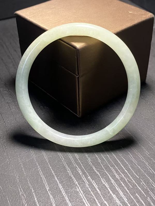 古玩玉器清代天然翡翠手鐲拍賣,當前價格4500元