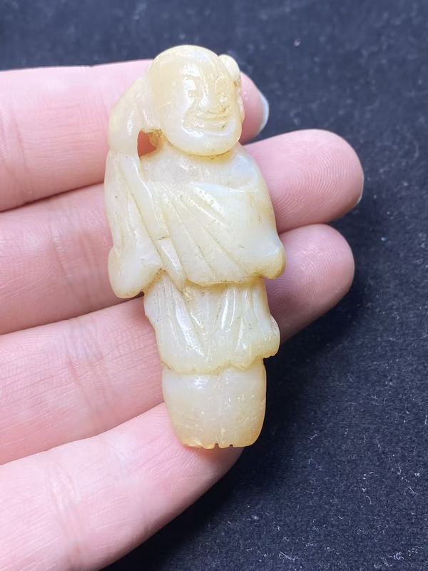 古玩玉器有年份的通天孔和田玉雕“童子”拍賣,當前價格2600元