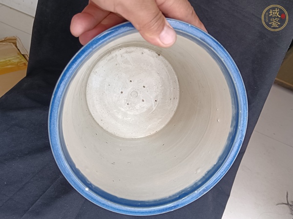 古玩陶瓷霽藍釉筆筒真品鑒賞圖