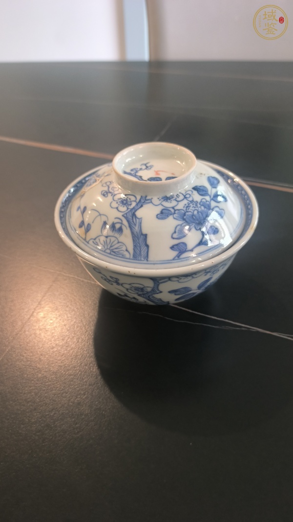 古玩陶瓷青花花卉紋蓋碗真品鑒賞圖