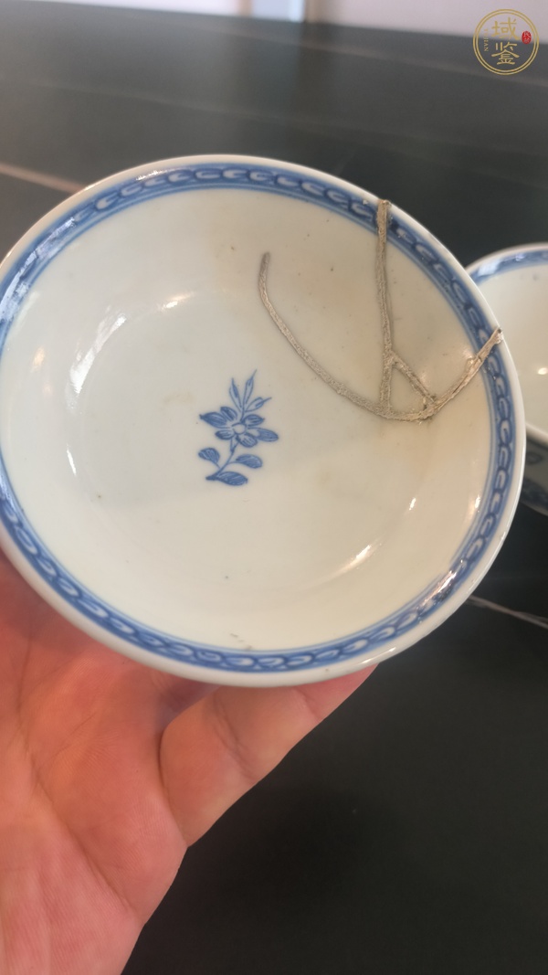 古玩陶瓷青花花卉紋蓋碗真品鑒賞圖