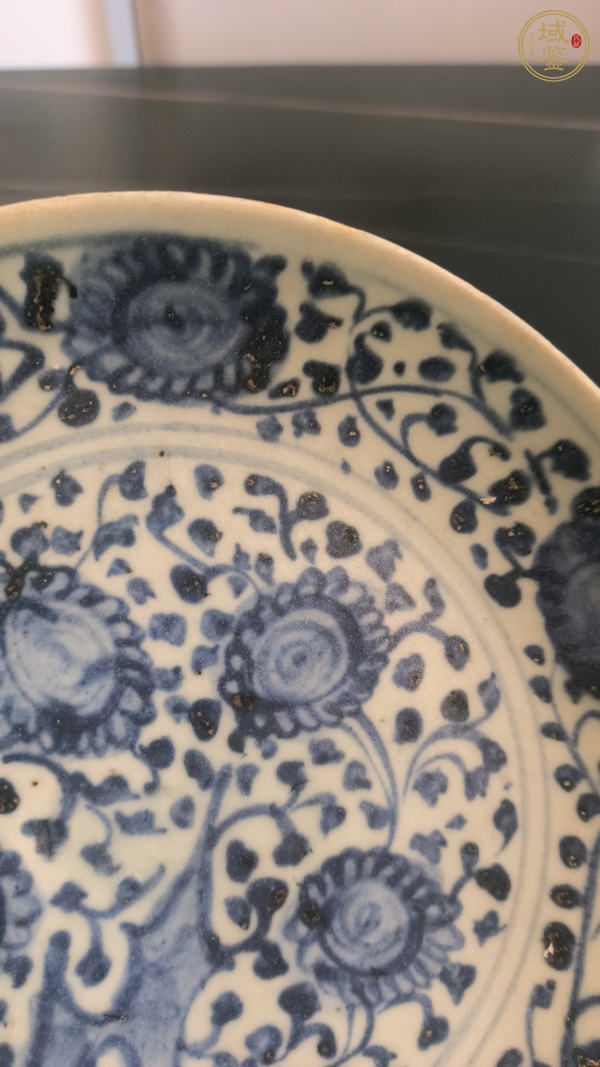 古玩陶瓷青花纏枝花卉紋盤真品鑒賞圖