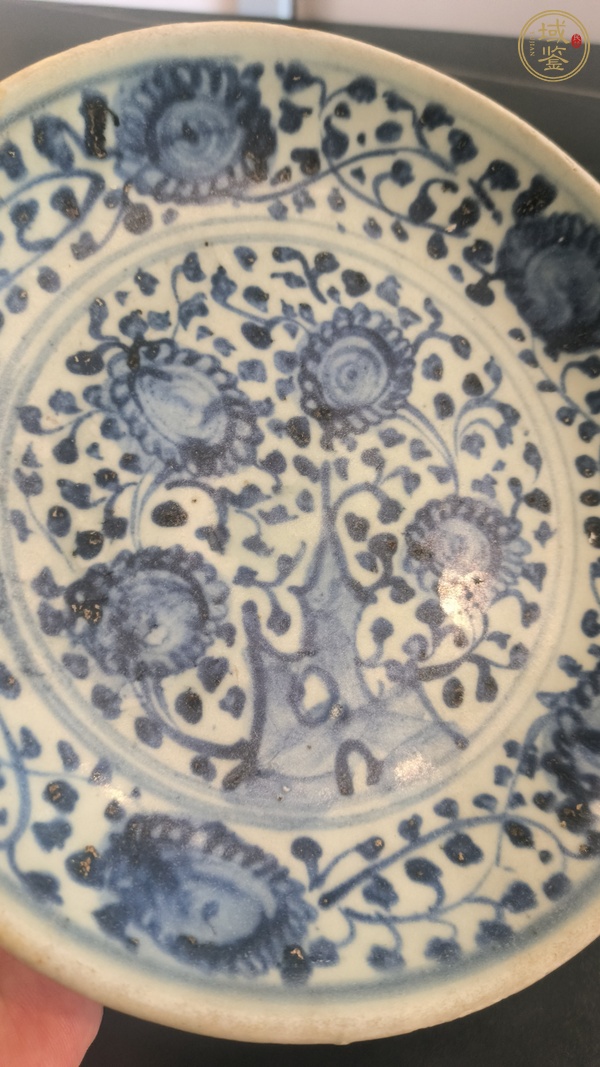 古玩陶瓷青花纏枝花卉紋盤真品鑒賞圖
