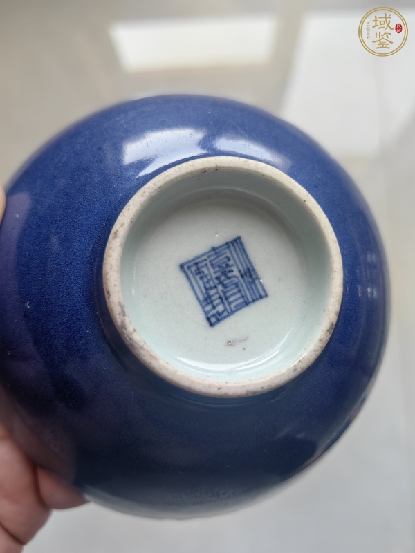 古玩陶瓷外祭藍釉內(nèi)青花碗真品鑒賞圖