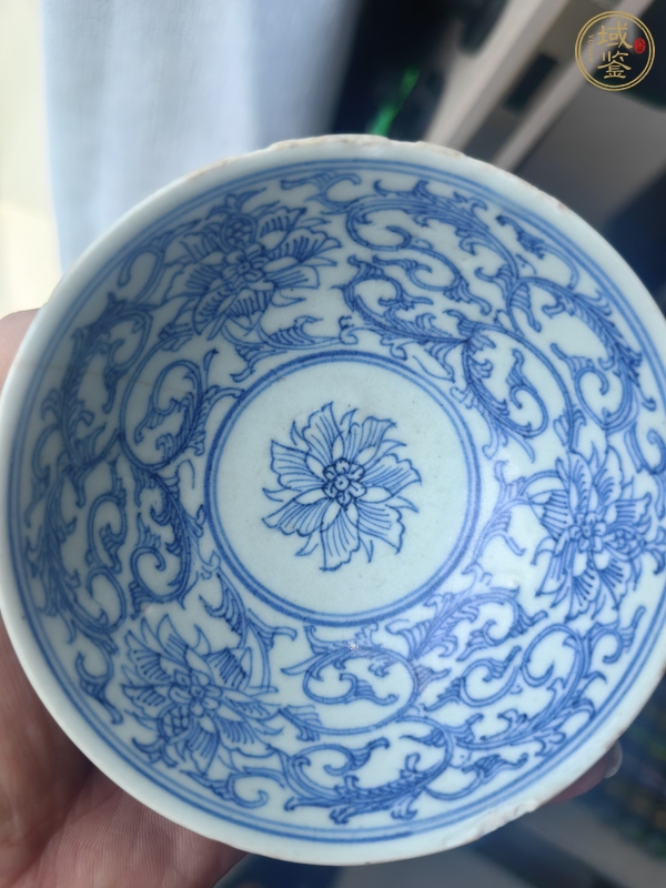 古玩陶瓷外祭藍釉內(nèi)青花碗真品鑒賞圖