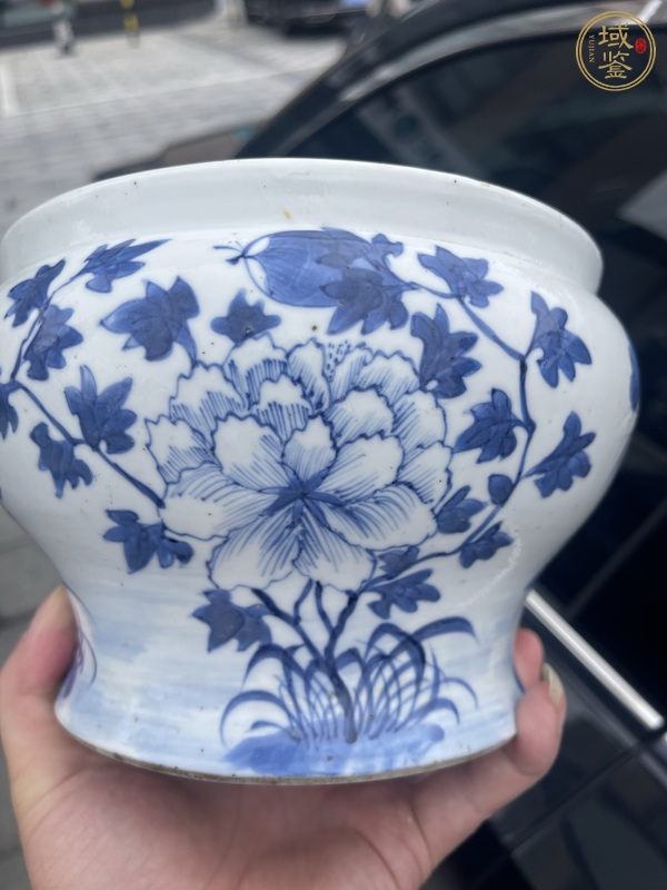 古玩陶瓷花卉紋青花馬蹄尊真品鑒賞圖