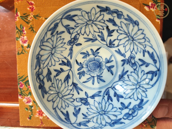 古玩陶瓷嘉慶青花玲瓏瓷蓋碗真品鑒賞圖