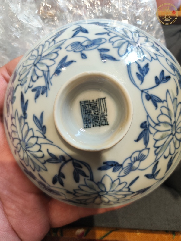 古玩陶瓷嘉慶青花玲瓏瓷蓋碗真品鑒賞圖