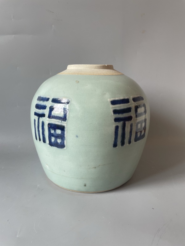 古玩陶瓷清代乾隆豆青釉青花福字罐拍賣,當前價格3000元