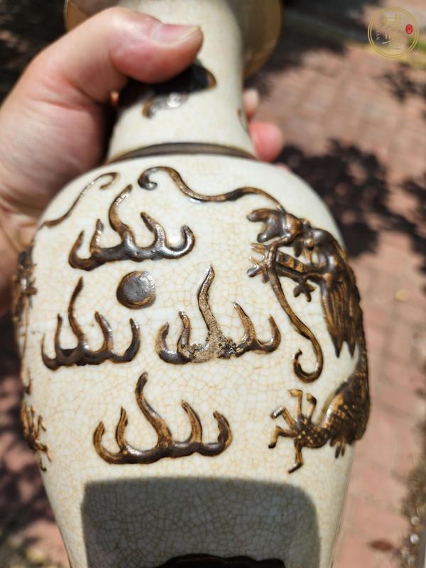 古玩陶瓷哥釉地鐵銹釉龍紋觀音瓶真品鑒賞圖